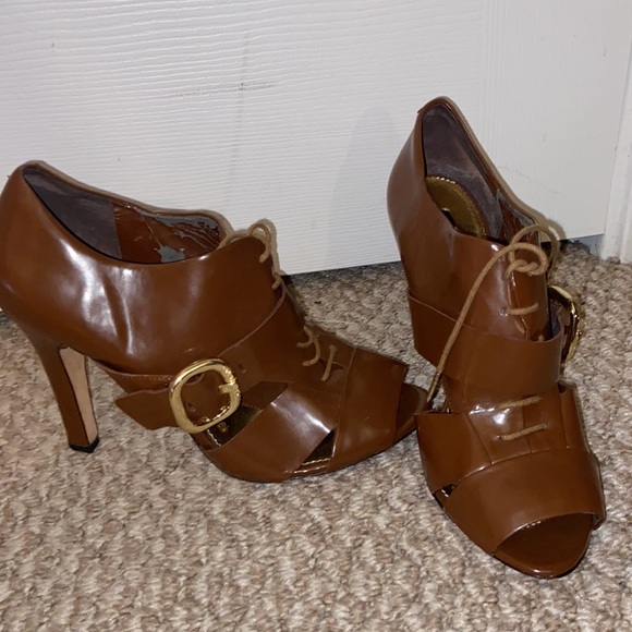 Brown Vince Camuto open toed heels - Picture 2 of 2